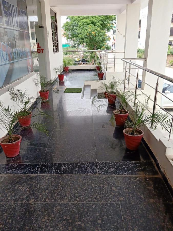 Shivjot Hotel Kharar ภายนอก รูปภาพ