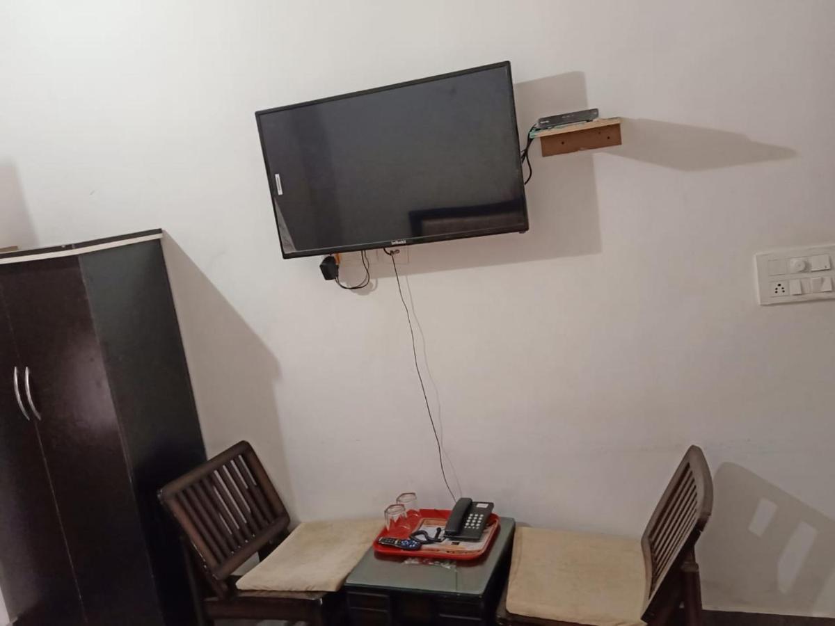 Shivjot Hotel Kharar ภายนอก รูปภาพ