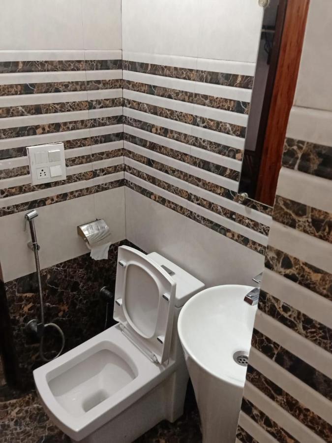 Shivjot Hotel Kharar ภายนอก รูปภาพ