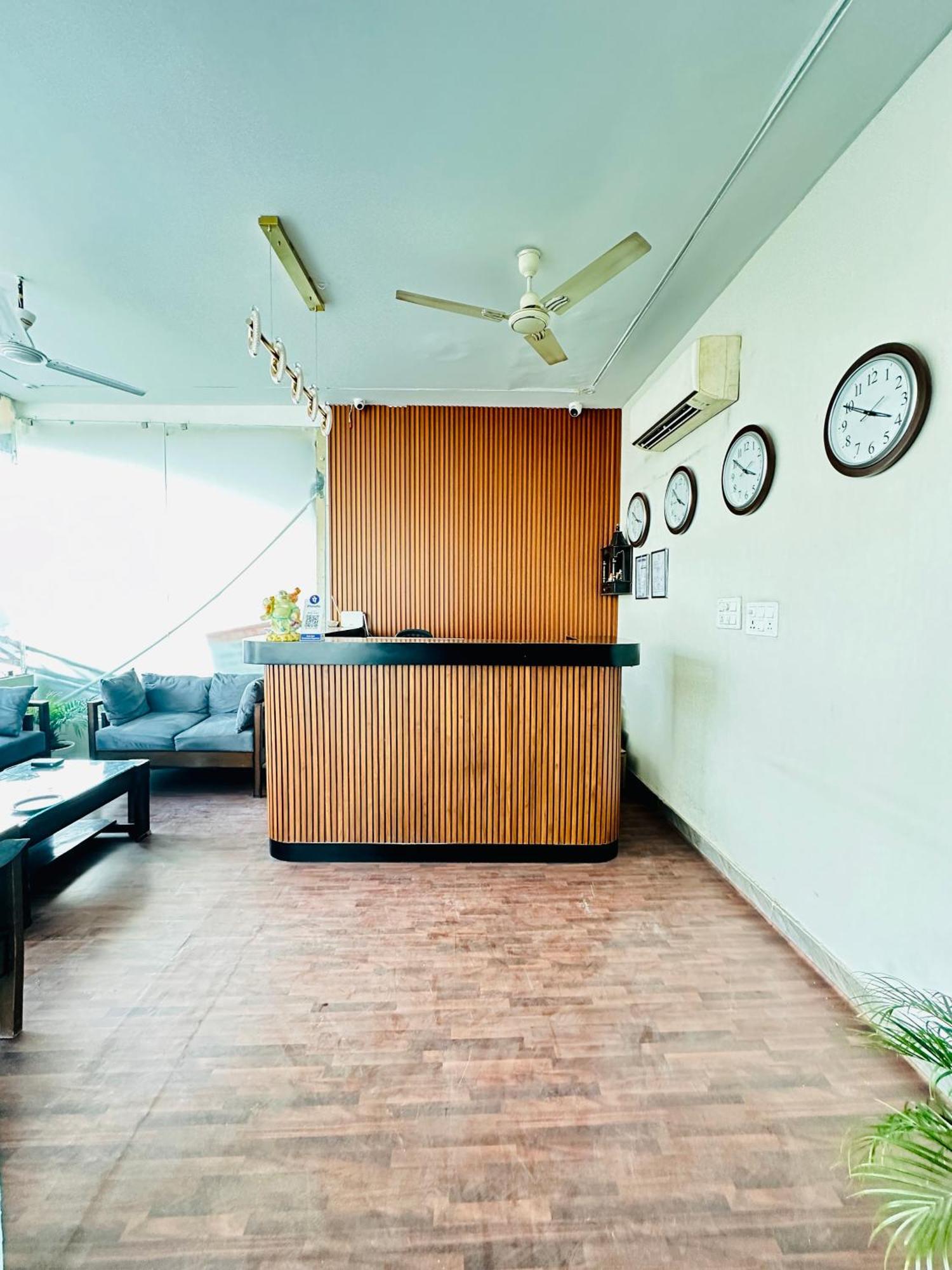 Shivjot Hotel Kharar ภายนอก รูปภาพ