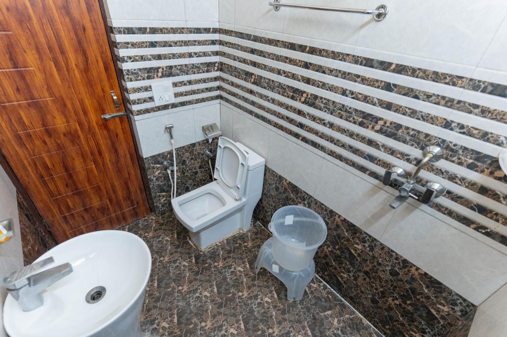 Shivjot Hotel Kharar ภายนอก รูปภาพ