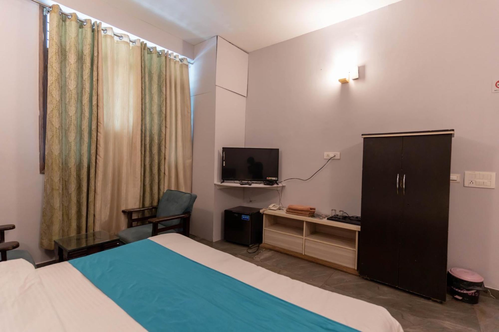 Shivjot Hotel Kharar ภายนอก รูปภาพ